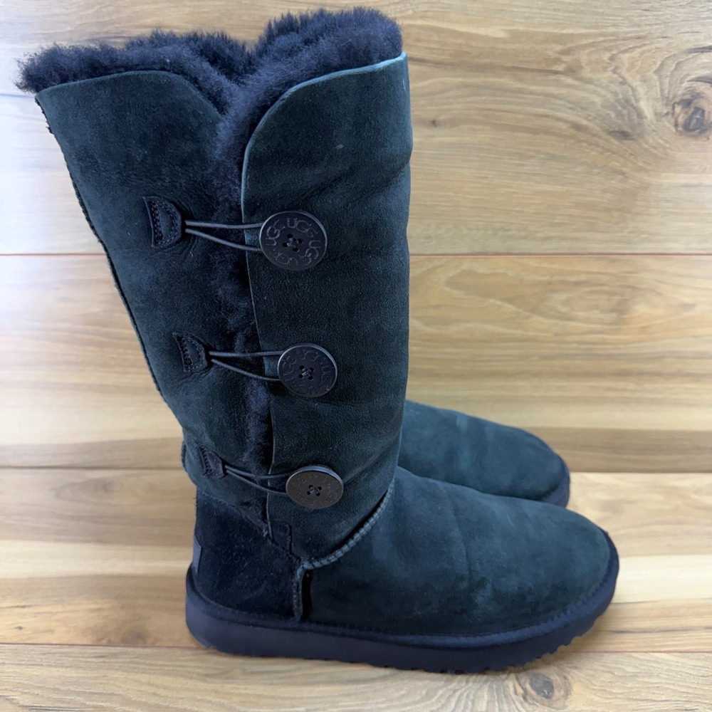 UGG Bailey Button Tall Women 9 Black Suede Shearling Sherpa Fall Cozy Chic